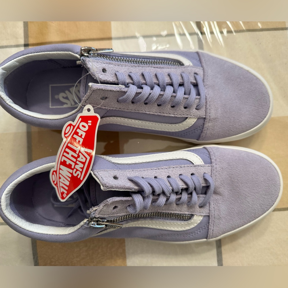 Women’s sneakers